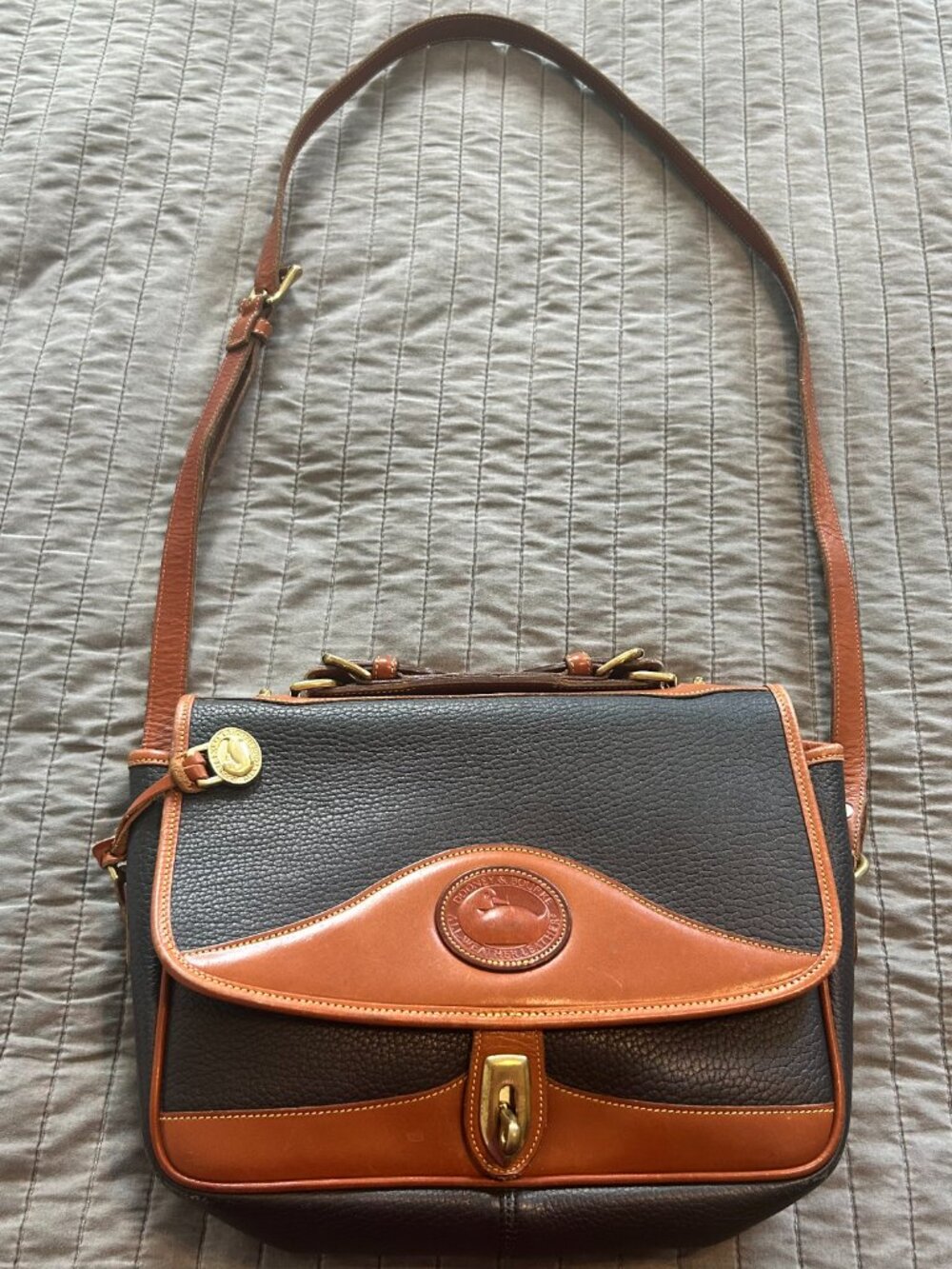 Vintage Dooney & Bourke All Weather Leather Carrier Bag Black / Brown Crossbody